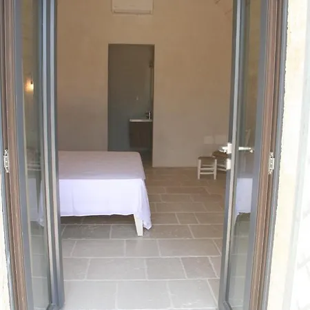 Crocilupo Villa *